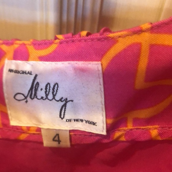 Beautiful knee length dress - Picture 3 of 4